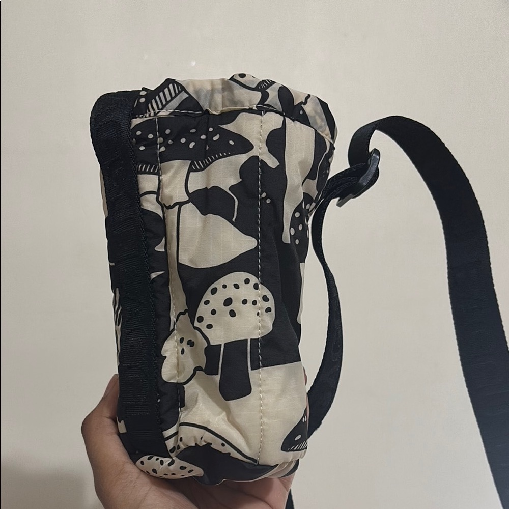 Baggy Puffy Water Bottle Sling in Mushrooms